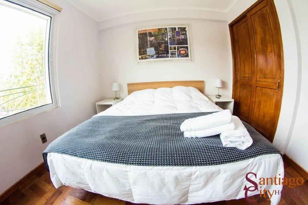 Hostal City *