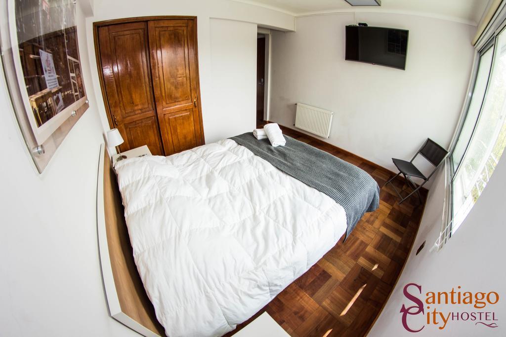 Hostal City *