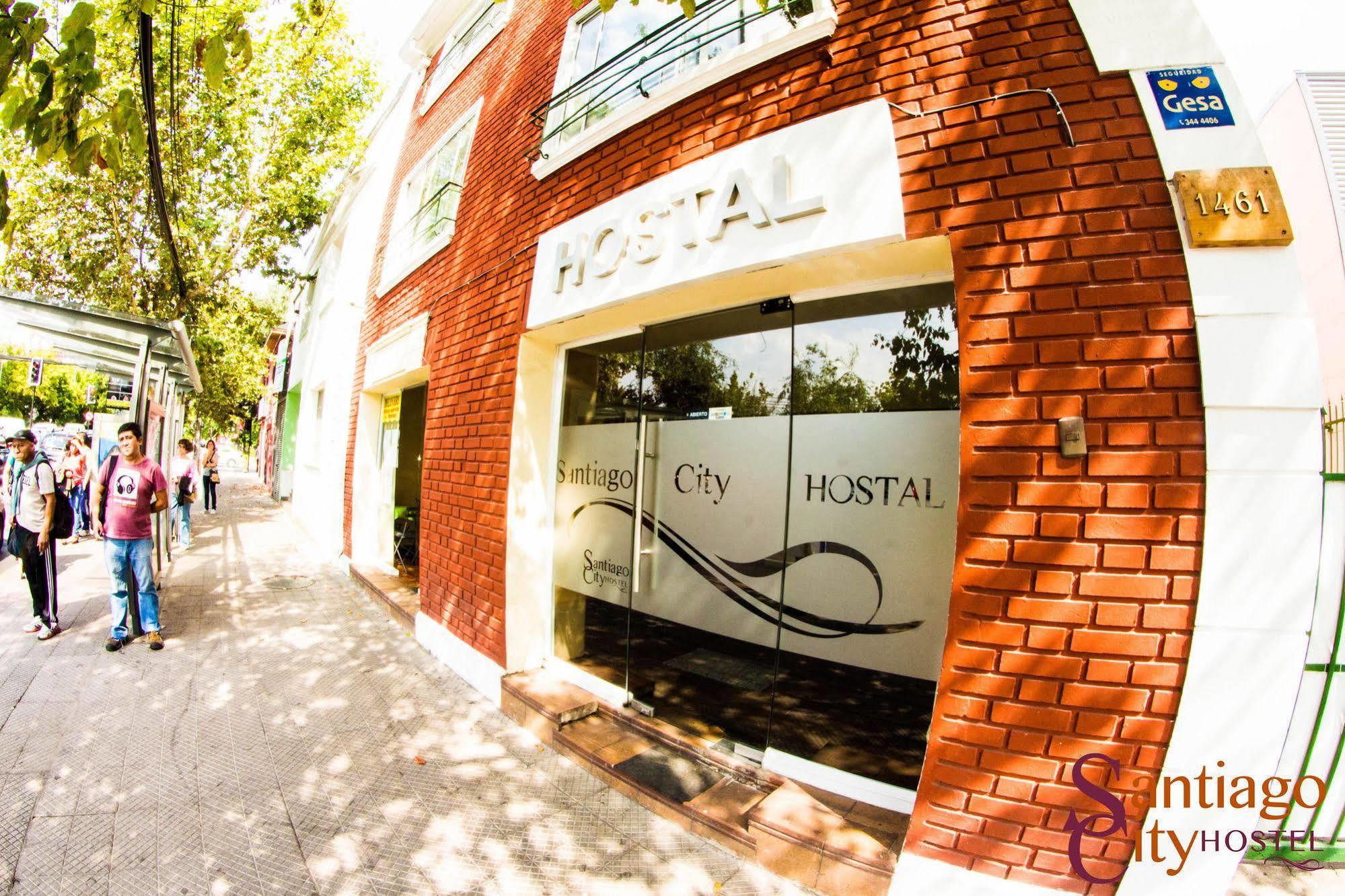 City Hostal *